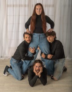 Awkward Pose Roulette (17 of 70) Awkward Pose Roulette (17 of 70)